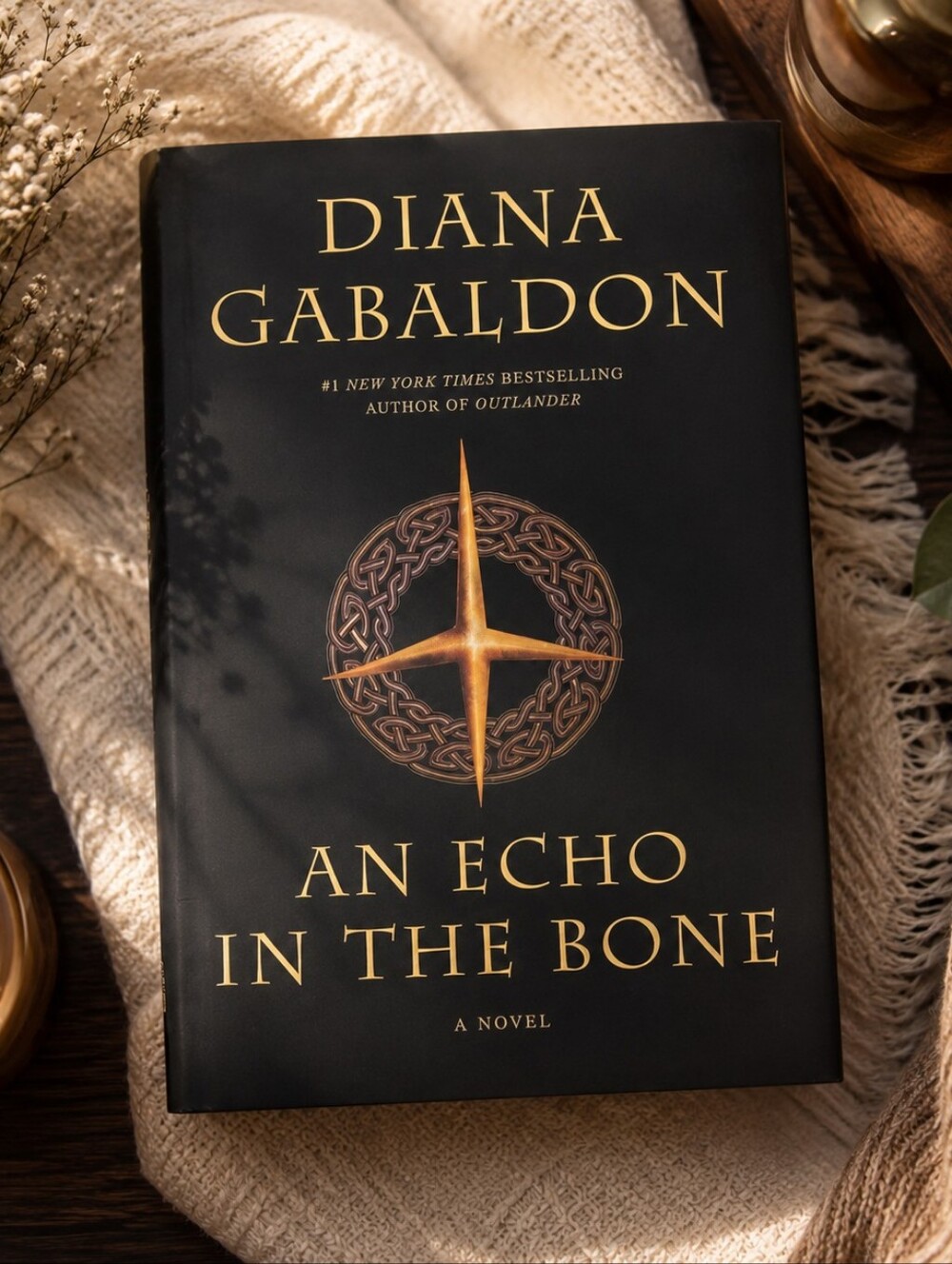 Diana Gabaldon "An Echo in the Bone" - Black & Gold Hardcover